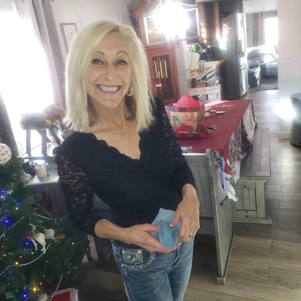 Meet your Posher, Lisa